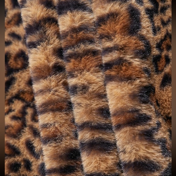 Luxe Faux Vegan Fur Leopard Print Oversized Coat Jacket - Picture 6 of 8